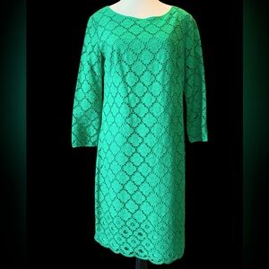 100% cotton Kelly green eyelet shift dress 3/4 sleeves EUC Size 4